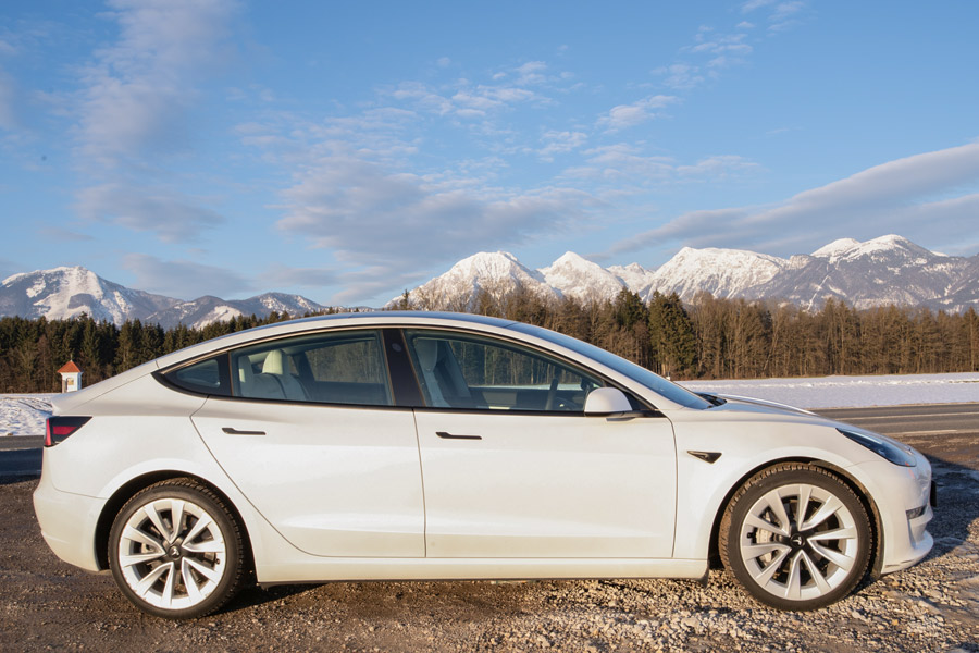 Rent Tesla Model 3 Long Range 1 in Slovenia from € /day Tesla-Proile
