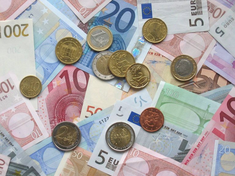 Аренда Парковка в Словении: где и сколько стоит. 16 в Словении от € /сутки Валюта Словении -евро